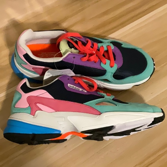 🚨🚨 NEW🚨🚨 ADIDAS SNEAKERS SIZE 9.5 men’s - Picture 3 of 4